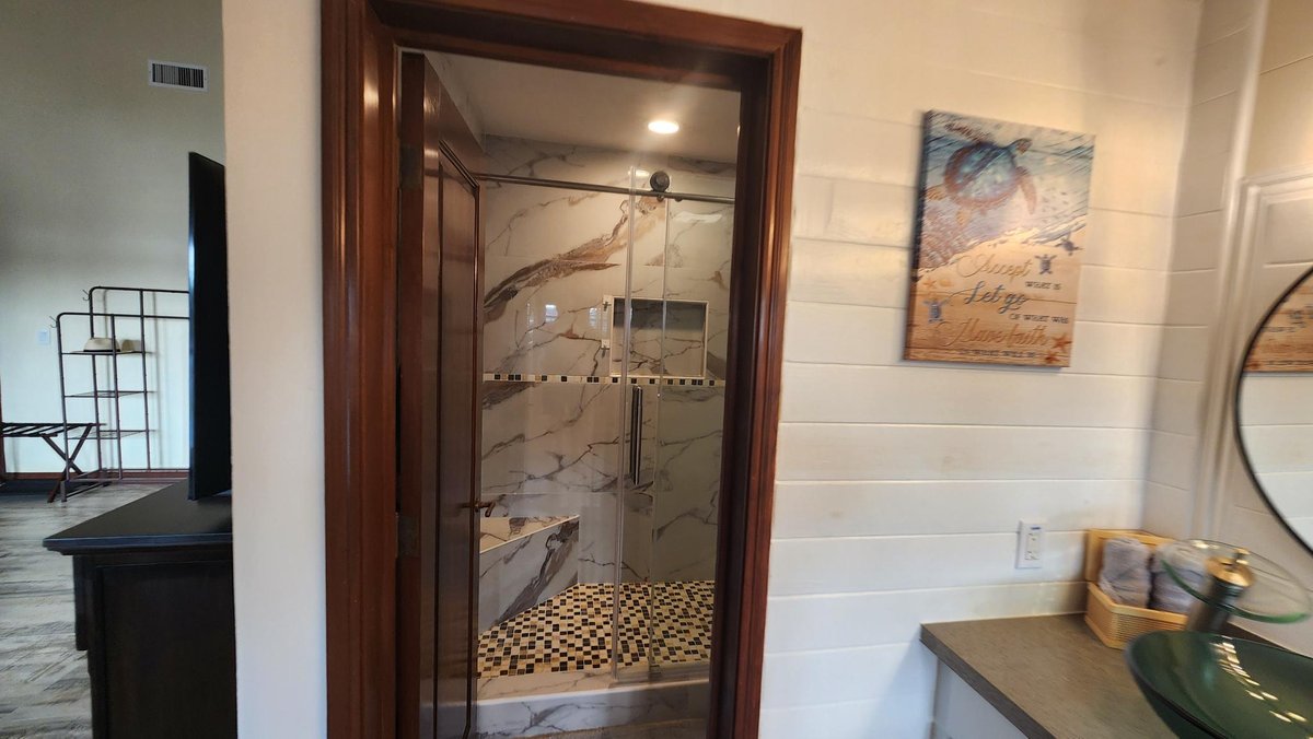 Main Bathroom 2