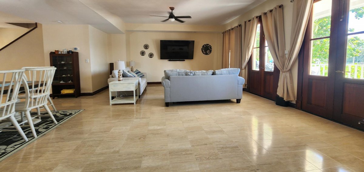 Living Room 12
