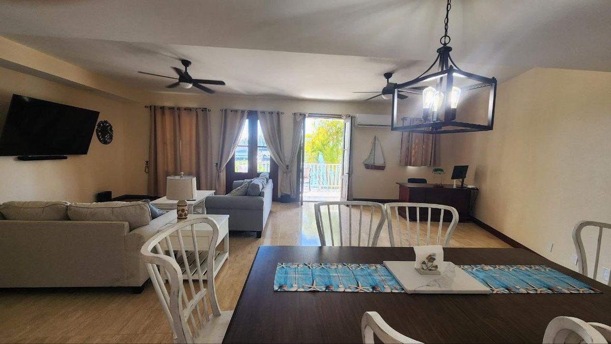 Dining Area 7